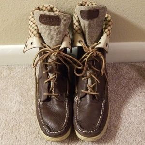 Sperry top side boots